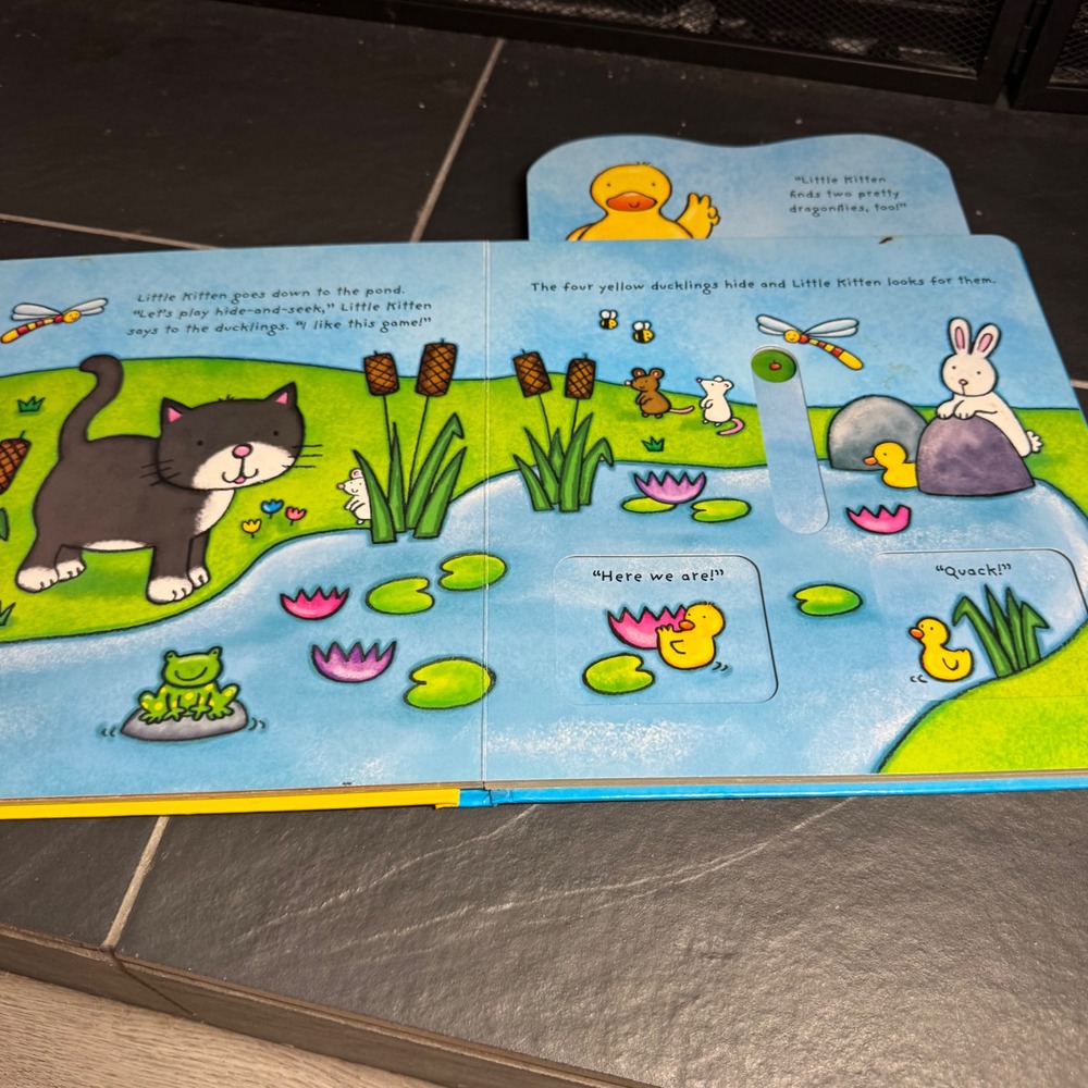 Rare Little Kitten Igloo Books Board Book Push Pull Turn Lift Kait Eaton Animal - Picture 5 of 7